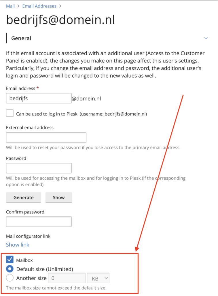Plesk: mailbox-instellingen van een e-mailadres met de opties Default size (Unlimited) en Another size