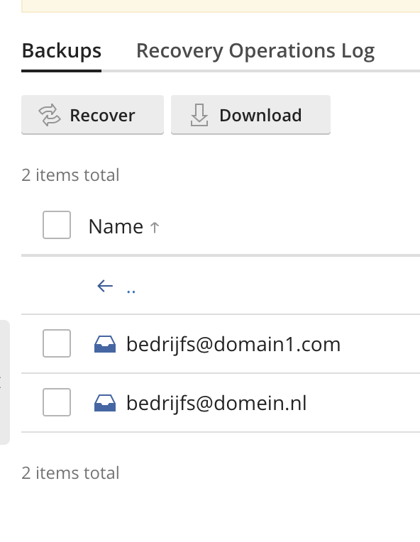 Acronis Backup: mailboxen in de back-up, met de knoppen Recover en Download